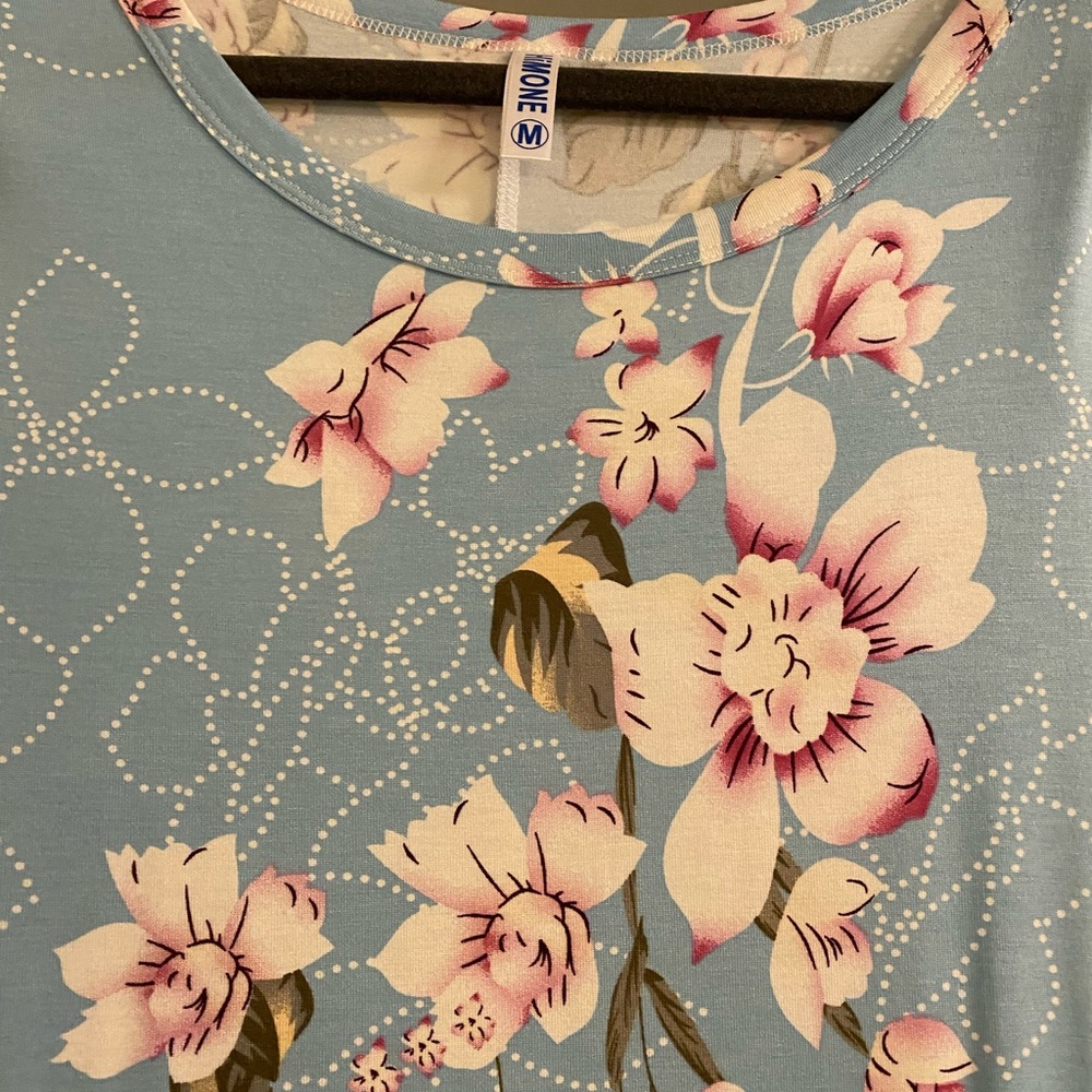 Simple Amazon long sleeve dress, with pockets.